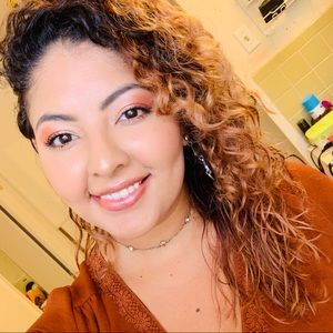 Meet your Posher, Aurora